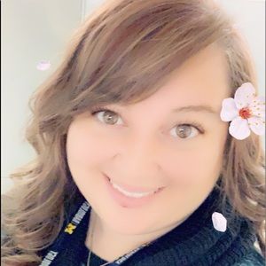 Meet your Posher, Nicole